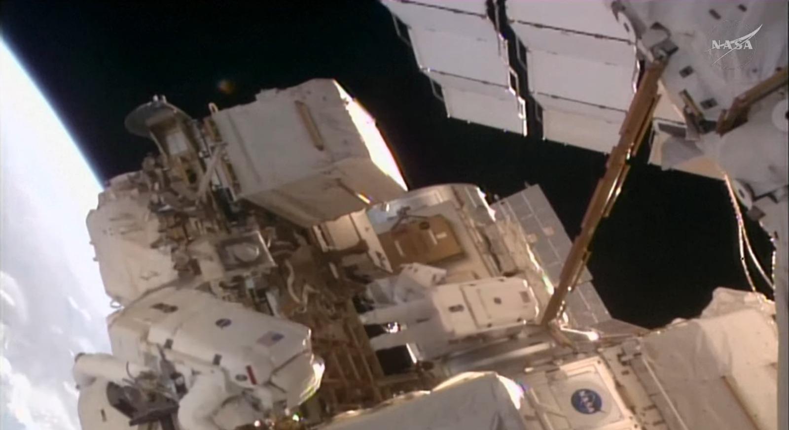 EN DIRECT - Sortie dans l’espace : l’astronaute Sophie Adenot commence son travail à l’extérieur de l’ISS