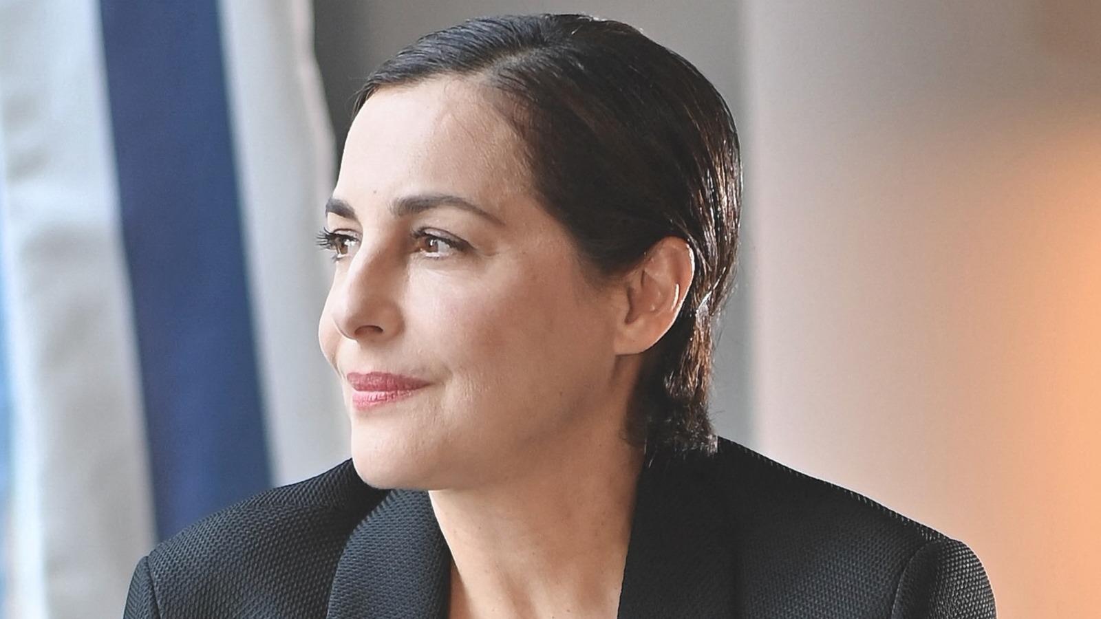 Amira Casar : « Il faut lutter contre la marchandisation de notre art et des acteurs, suremployés et broyés par les marques »