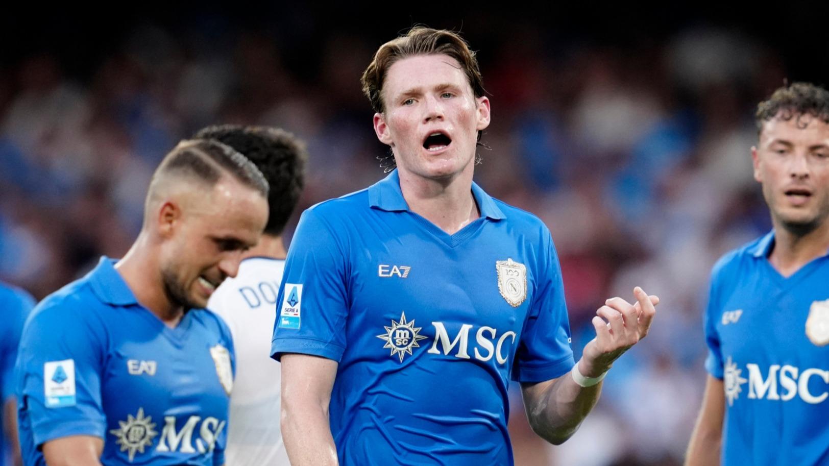 Serie A : «Nous savions que cela pouvait arriver»... Le Napolitain McTominay, qui souffre d'arythmie cardiaque, donne des nouvelles rassurantes