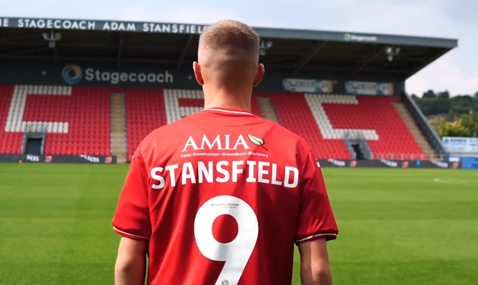 Foot : Jay Stansfield rejoint Exeter City et va porter le numéro 9 retiré de son père décédé