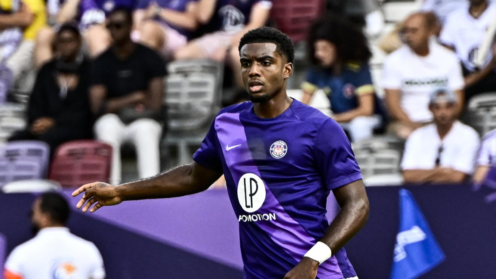 Mercato : Logan Costa quitte Toulouse pour Villarreal (Espagne)