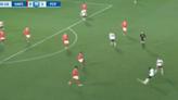 Foot : un coup de canon de 35 mètres, le but exceptionnel d’un joueur de Fleury en National (vidéo)