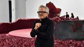 Charmant et fascinant ou intrigant et choquant, qui se cache réellement derrière l’artiste Anish Kapoor ?