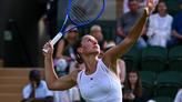 Marta Kostyuk émerveille Wimbledon avec sa tenue entièrement en dentelle