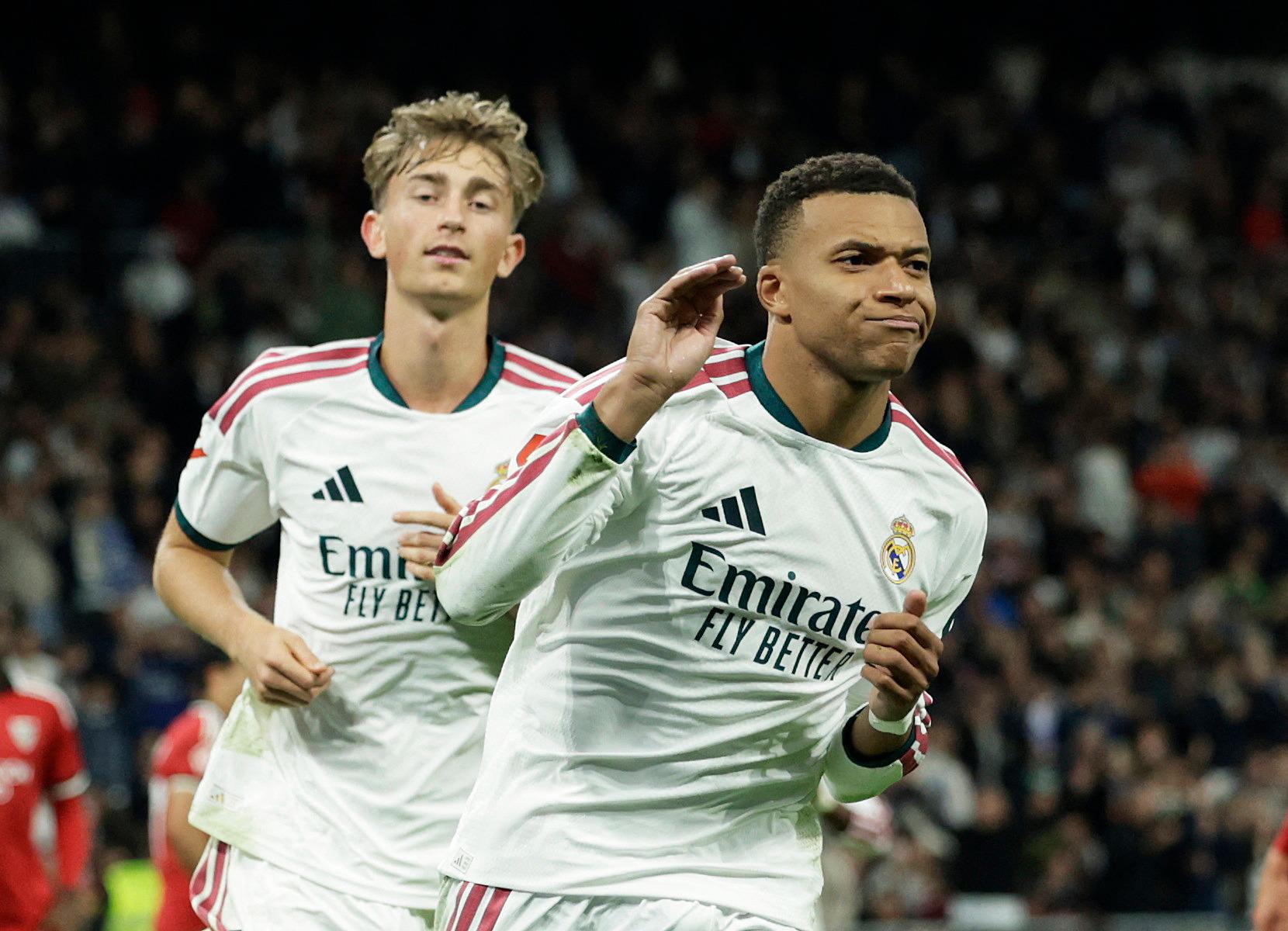 EN DIRECT - Real Madrid-FC Séville : enchaînement magnifique, panenka… un Mbappé des grands soirs régale le Bernabeu