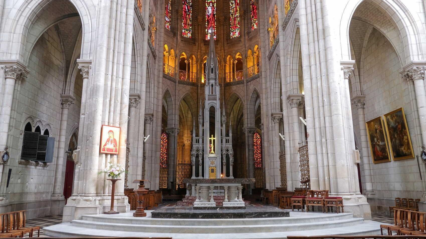 Nantes : du mobilier liturgique volé dans la basilique Saint-Nicolas, un homme arrêté