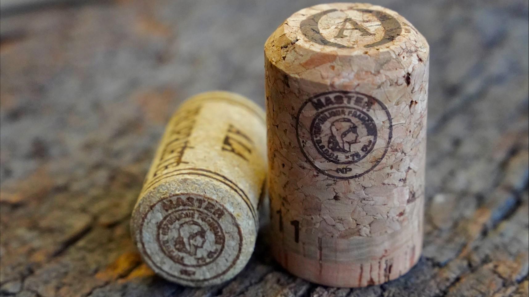 «Plus besoin de capsules de surbouchage» : la Marianne des bouteilles de vin peut désormais être intégrée directement au bouchon