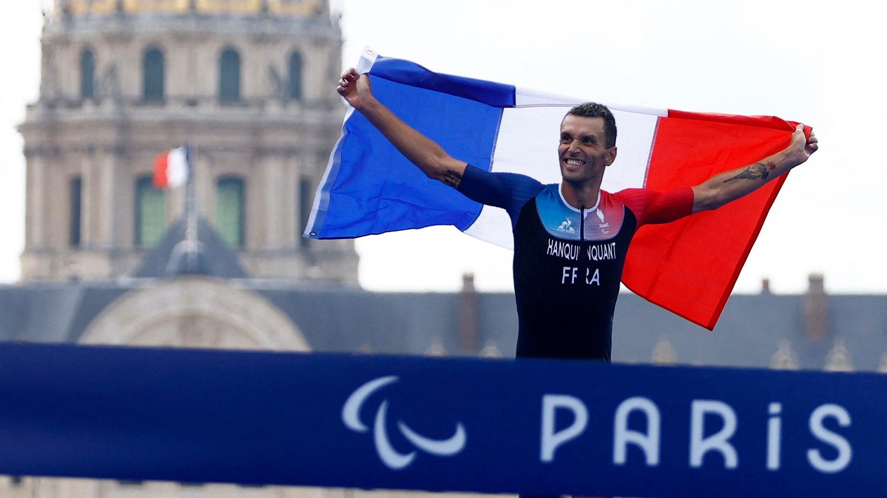 Jeux paralympiques: Alexis Hanquinquant au panthéon du paratriathlon français