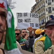 EN IMAGES - Arrestations et nouvelles manifestations à Alger