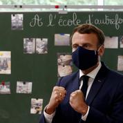 Déconfinement : Macron visite une école de Poissy pour tenter de rassurer les maires d'Île-de-France
