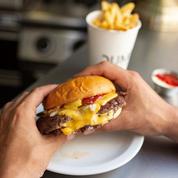 Qu'est-ce que le smash burger, nouvelle lubie des Parisiens (et où le manger)?