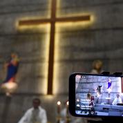 Culte digitalisé et communion à distance, l'Église catholique à l'épreuve de la pandémie