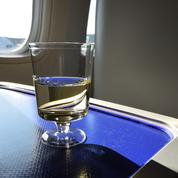 Pourquoi boire de l'alcool en avion est toujours une mauvaise idée