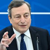 Covid-19: Draghi se fait vacciner, les écoles rouvrent à Rome