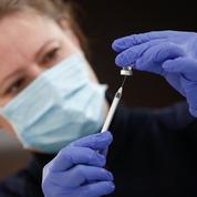 Vaccins contre le Covid : la France attend 300.000 doses de plus que prévu d'ici juin