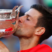 Djokovic renverse Tsitsipas pour un deuxième sacre à Roland-Garros