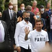 Vol, découverte de Paris, signature du contrat : les coulisses de la folle journée de Lionel Messi en vidéo