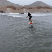 Surf : la légende Laird Hamilton en foil sur une vague interminable