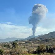 Éruption aux Canaries : après une brève interruption, le volcan crache à nouveau des cendres