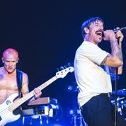 Les Red Hot Chili Peppers en concert au Stade de France en juillet 2022