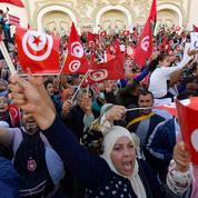 Tunisie: au moins 6000 manifestants à Tunis «contre le coup d'État» du président Saied