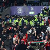 Foot : des supporteurs hongrois interdits de stade après les heurts en Angleterre