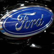 Ford voit la pénurie de semi-conducteurs s'atténuer et relève ses prévisions
