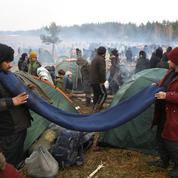 Les migrants de la frontière bélarusse évacués vers un centre d'accueil