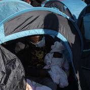 Migrants dormant dans un tunnel en Île-de-France: des manifestants réclament un toit pour eux
