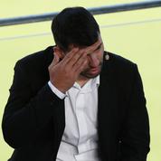 En larmes, Sergio Agüero annonce la fin de sa carrière en raison d'un problème cardiaque