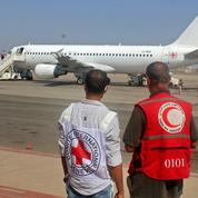 Yémen : l'aéroport de Sanaa fermé aux vols humanitaires à cause des raids saoudiens