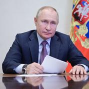 Poutine célèbre le tir d'une «salve» de missiles hypersoniques Zircon
