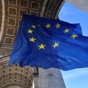 Arc de Triomphe : le drapeau européen peut-il flotter seul sur un édifice public ?