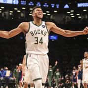 NBA : Antetokounmpo fait le show face à Brooklyn, Bulls et Lakers enchaînent
