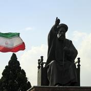 Iran: un individu arrêté pour avoir «détruit» une statue de Khomeyni