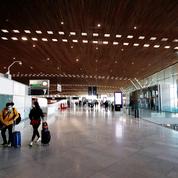 Aéroports européens: reprise faible et chaotique en 2021, entre Delta et Omicron
