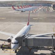 La reprise du trafic à l'aéroport d'Istanbul retardée à cause de la neige