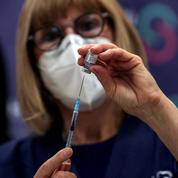Pharmaciens, infirmiers et sages-femmes peuvent vacciner les adultes, recommande l'Autorité de santé