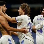 Onze dessiné, prestations éloquentes et Benzema incertain... À trois jours du choc, le Real Madrid est-il prêt pour Paris ?