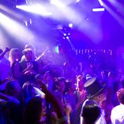 Covid-19 : retour des discothèques, des concerts debout et des verres au bar