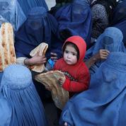 Afghanistan : six mois après la chute de Kaboul, la crise humanitaire et sociale s'aggrave