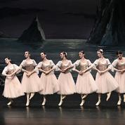 Loin de son pays, le Grand Ballet de Kiev ovationné en France