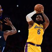 NBA : un énorme LeBron James porte les Lakers contre les Warriors
