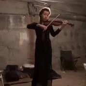 Cette vidéo d'une jeune Ukrainienne jouant du violon dans un bunker émeut son pays
