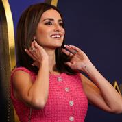 En minirobe rose, l'apparition pimpante de Penélope Cruz au dîner des nommés aux Oscars 2022