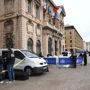 Marseille: un policier municipal blessé au couteau, son assaillant abattu