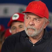 Présidentielle au Brésil : Lula reste favori, Bolsonaro réduit l'écart, selon un sondage