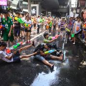 En Thaïlande, les batailles d'eau de nouveau autorisées