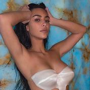 Le dernier look «sirène» de Kim Kardashian asperge la planète mode