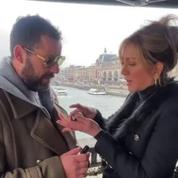 « J'aime cette barbe » : en vidéo, Jenifer Aniston fait un soin à Adam Sandler sur les quais de Paris